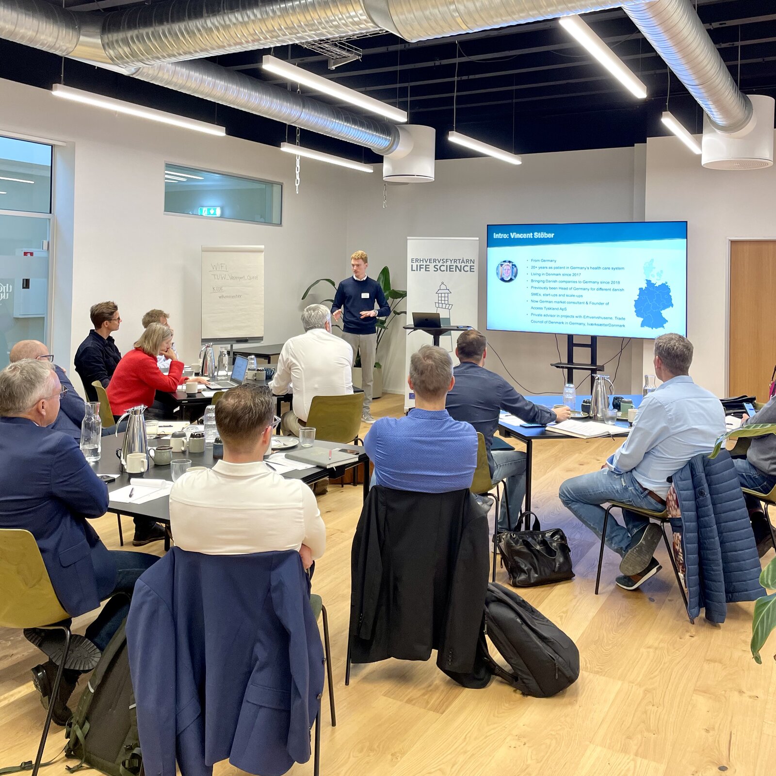 Vincent Stöber presenting at a Life Science workshop